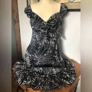 Muse NWT‎ Black/White dress. Size 10